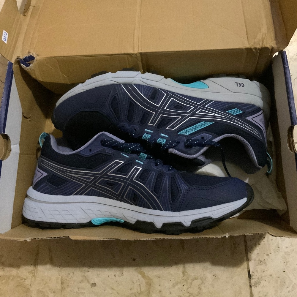 Ascis Gel Venture 7 Running Shoe  Size 11